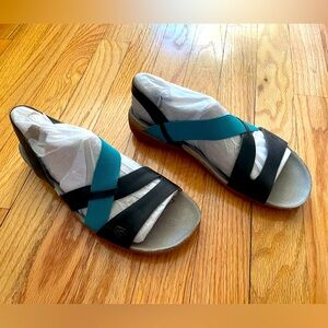 Keen Dauntless Strappy Sandal Sz 7